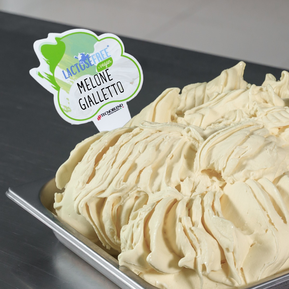 1.25 kg Yellow Melon Ice Cream Mix with pieces, lactose-free, vegan.