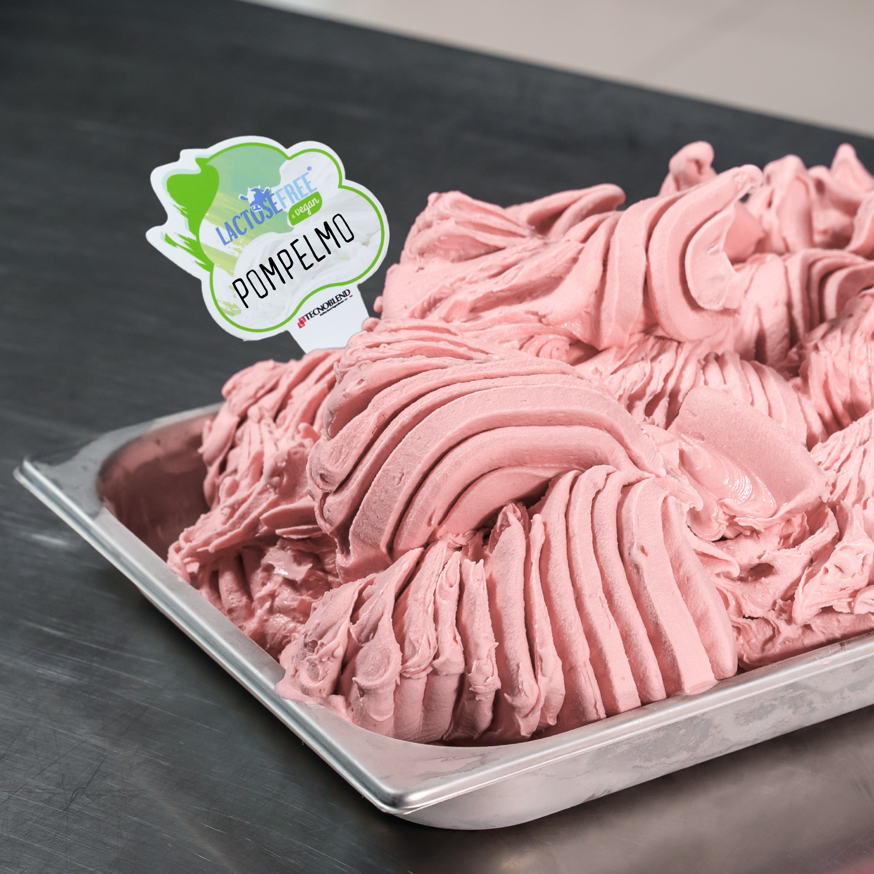 1.25 kg Lactose-free Pink Grapefruit Ice Cream Mix, suitable for vegans
